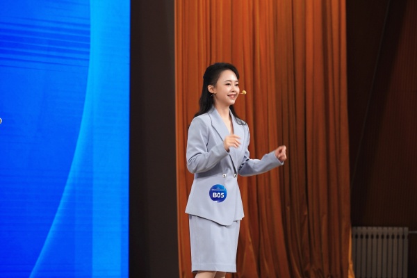 杨丹_副本.jpg